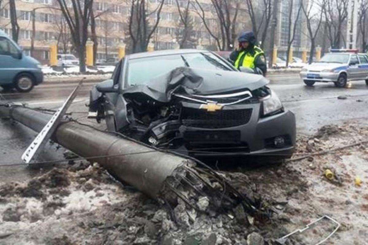 В центре оккупированного Донецка произошла авария В центре оккупированного Донецка произошла авария