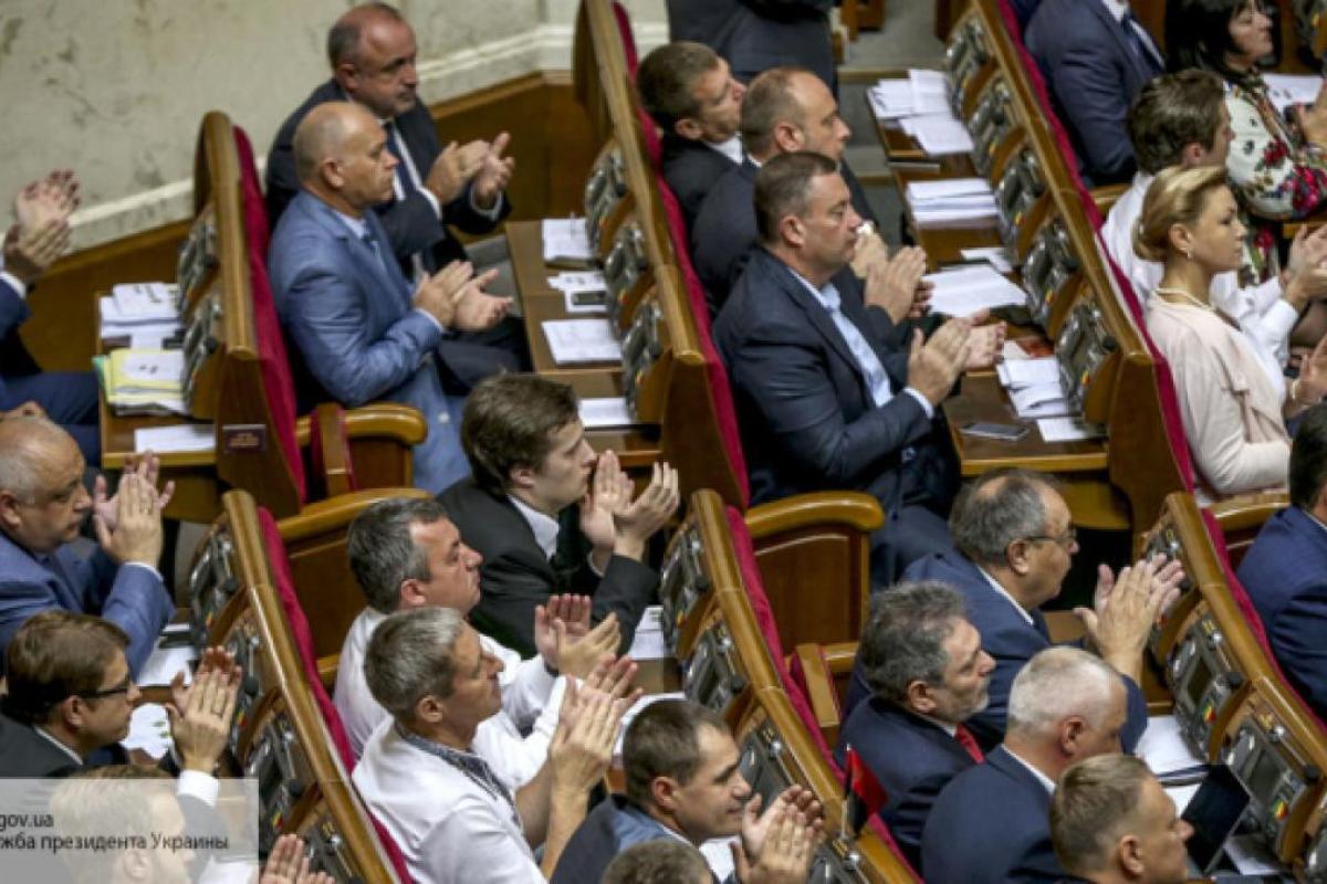 ВР Украины сняла неприкосновенность с Новинского ВР Украины сняла неприкосновенность с Новинского