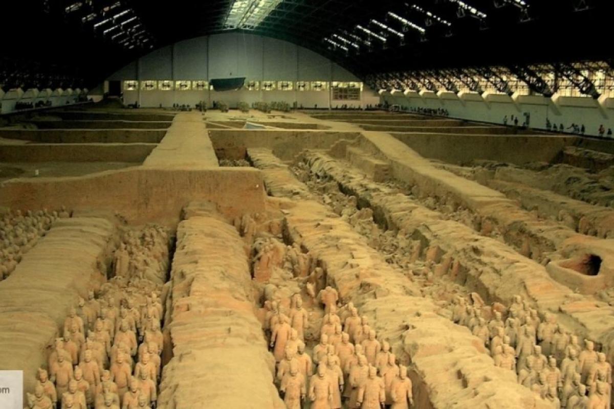 В Китае археологи обнаружили древнейшую гробницу с сокровищами