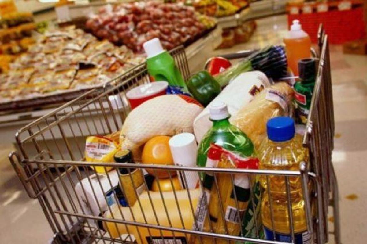 В Украине новогодняя продуктовая корзина подорожала в два раза В Украине новогодняя продуктовая корзина подорожала в два раза