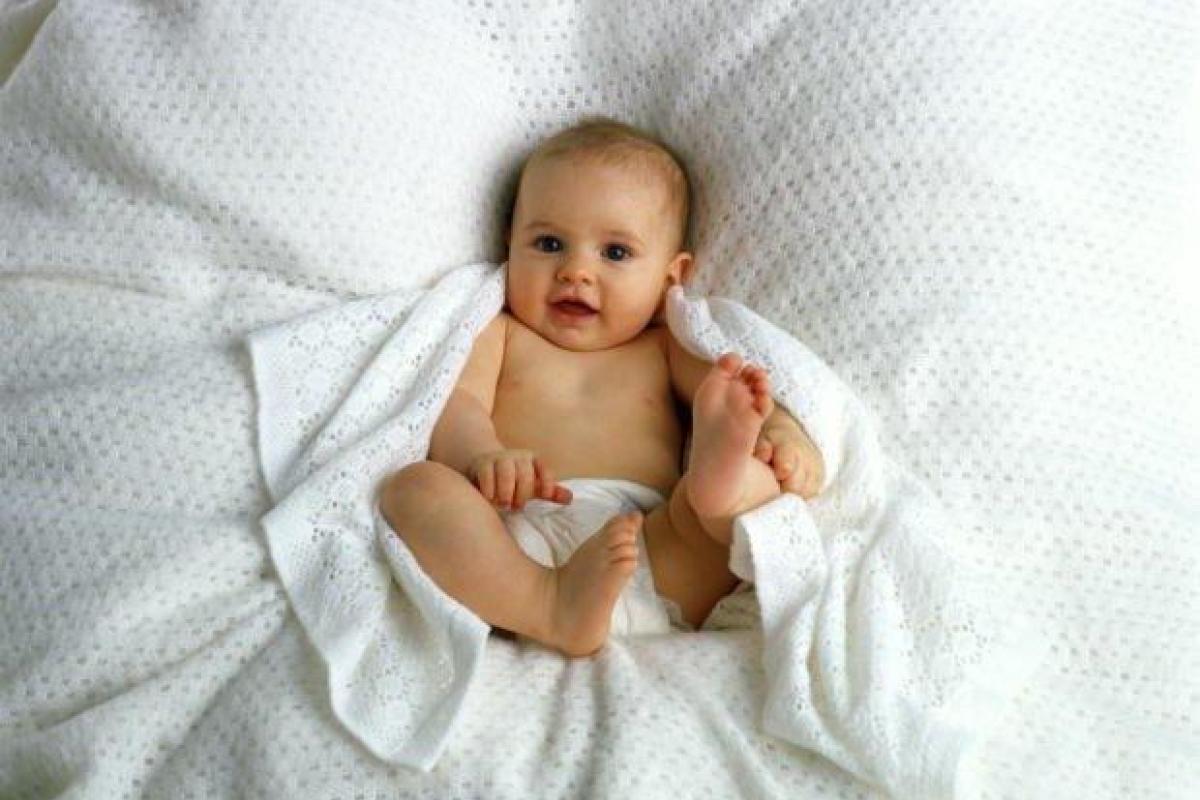 В Донецкой области пьяная мать бросила грудного ребенка на улице: малыша нашли соседи