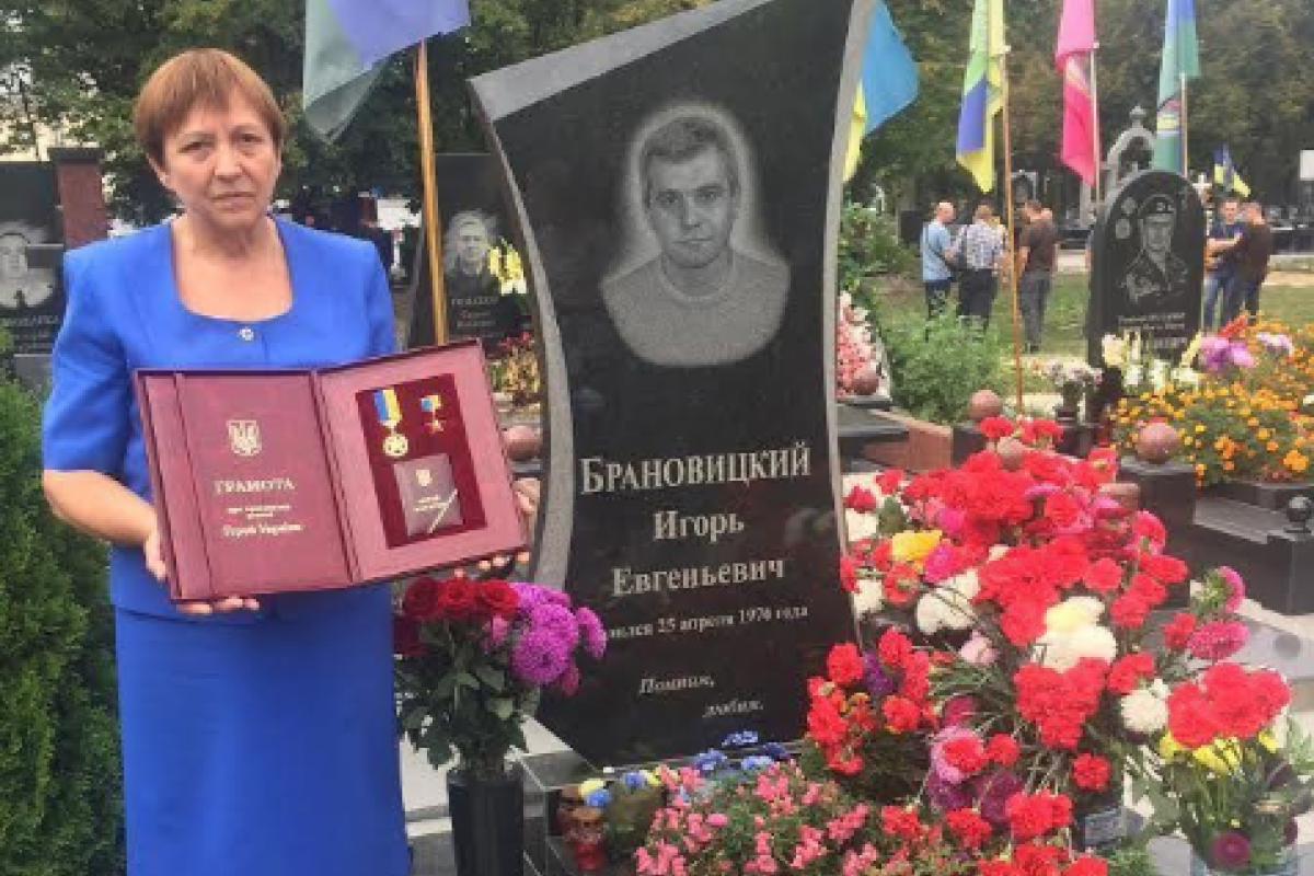 Мать погибшего "киборга" высказалась по поводу встречи Савченко с боевиками