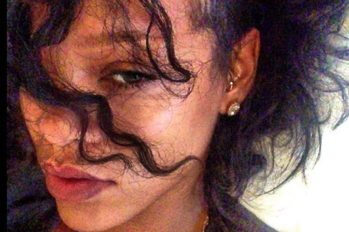 Как выглядят знаменитости по утрам: 18 естественных фото