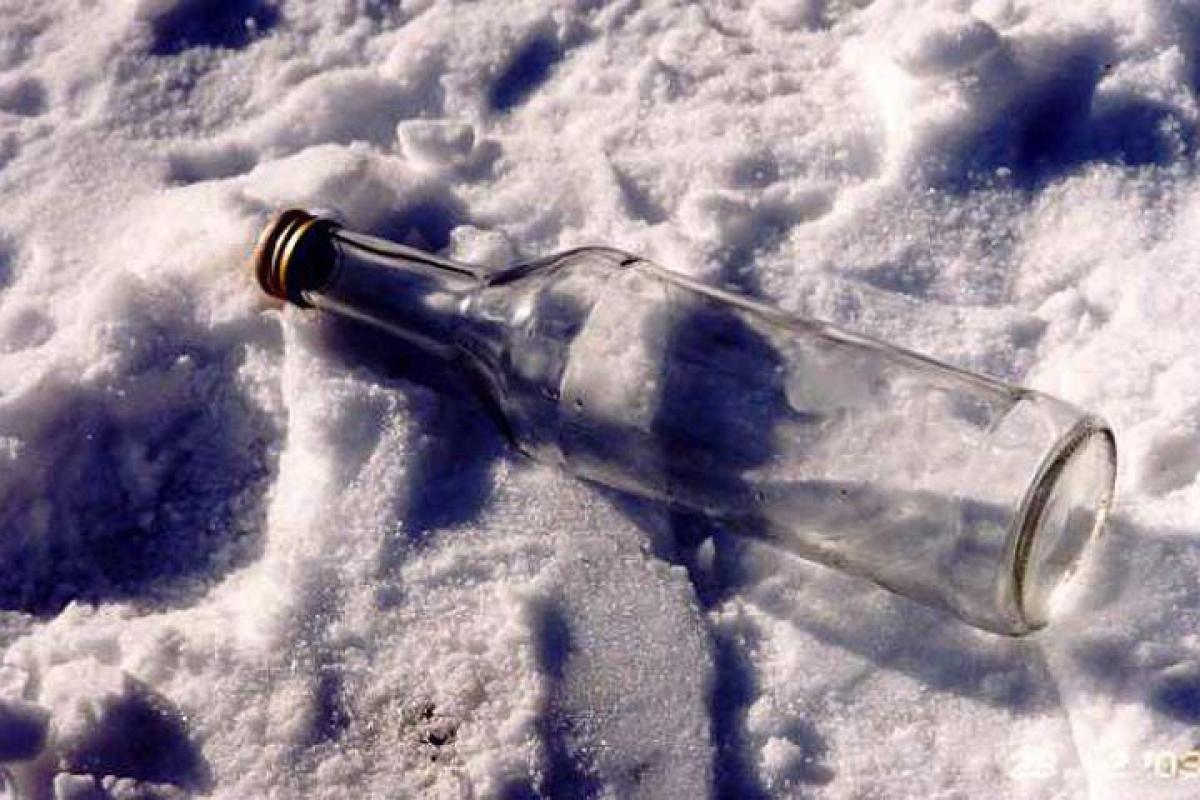 На окраине Краматорска насмерть замерз мужчина: рядом лежали 2 бутылки водки