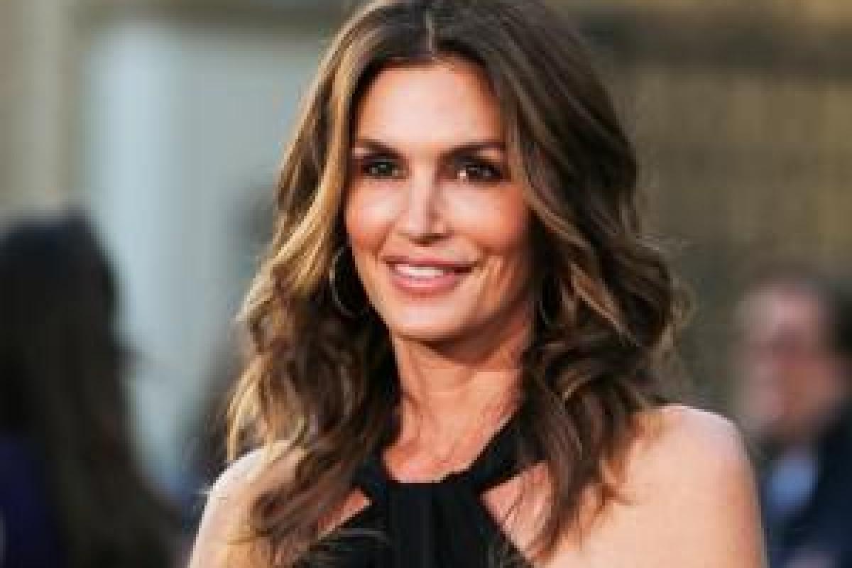 Синди Кроуфорд показала лицо без косметики: поклонники в восторге