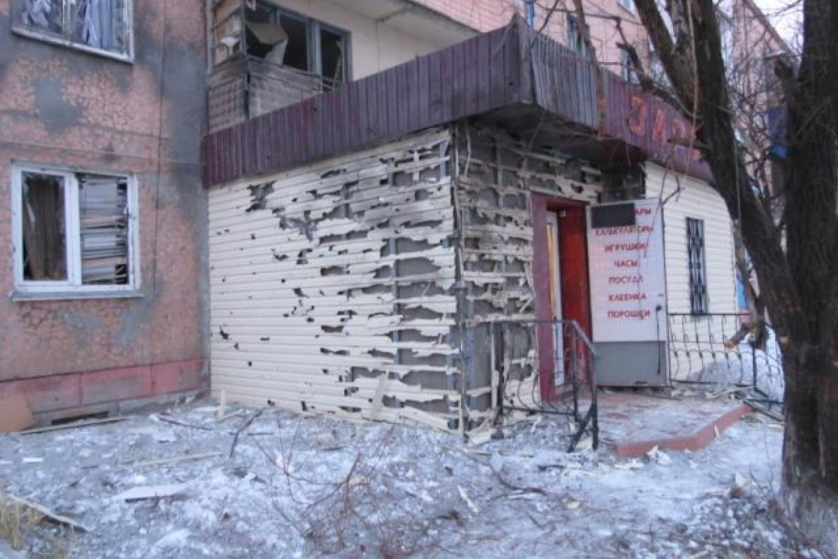 В Брянке обстрелом разрушен дом, погибли два человека В Брянке обстрелом разрушен дом, погибли два человека