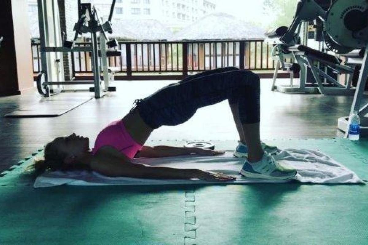 Глюкоза поделилась с фанатами секретом плоского живота