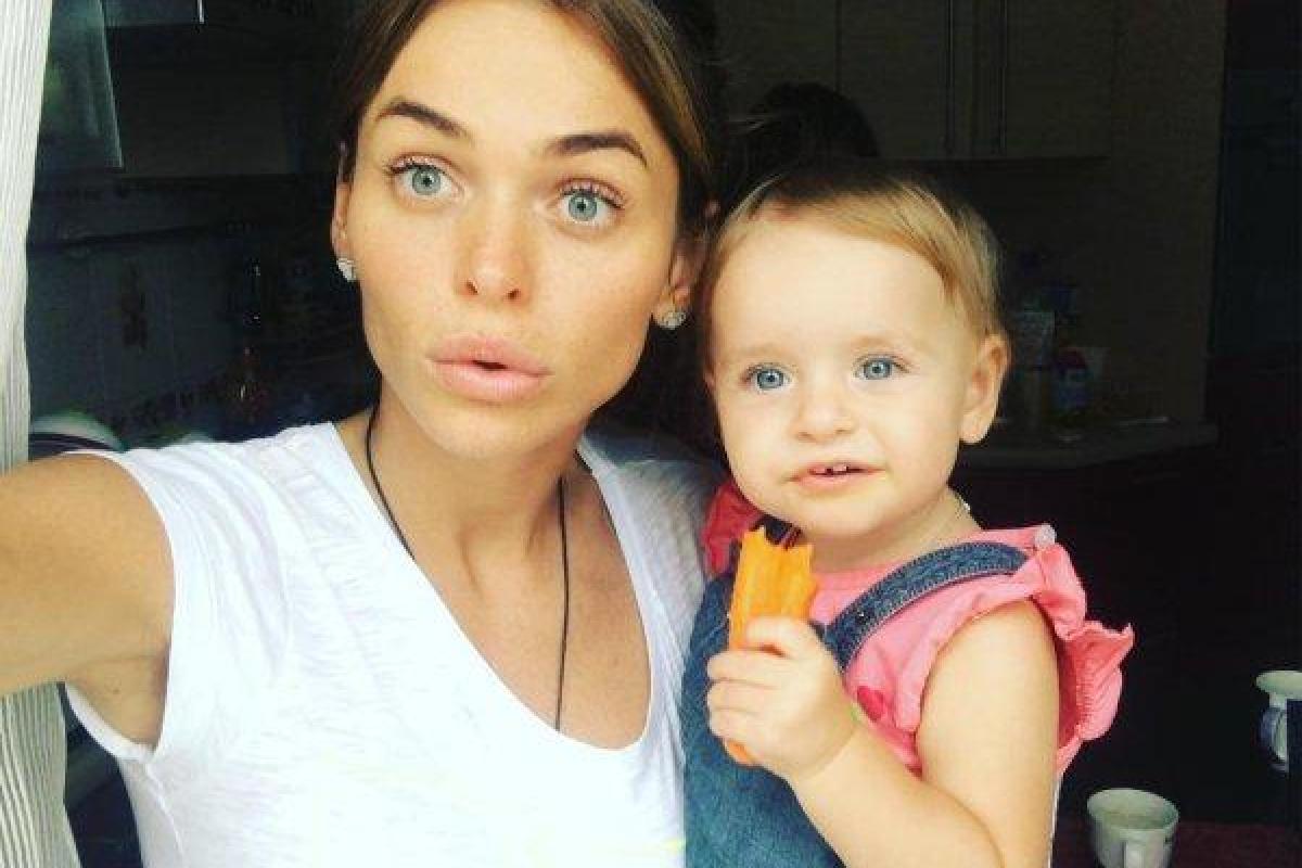 Анна Хилькевич показала фанатам фото с дочерью Анна Хилькевич показала фанатам фото с дочерью