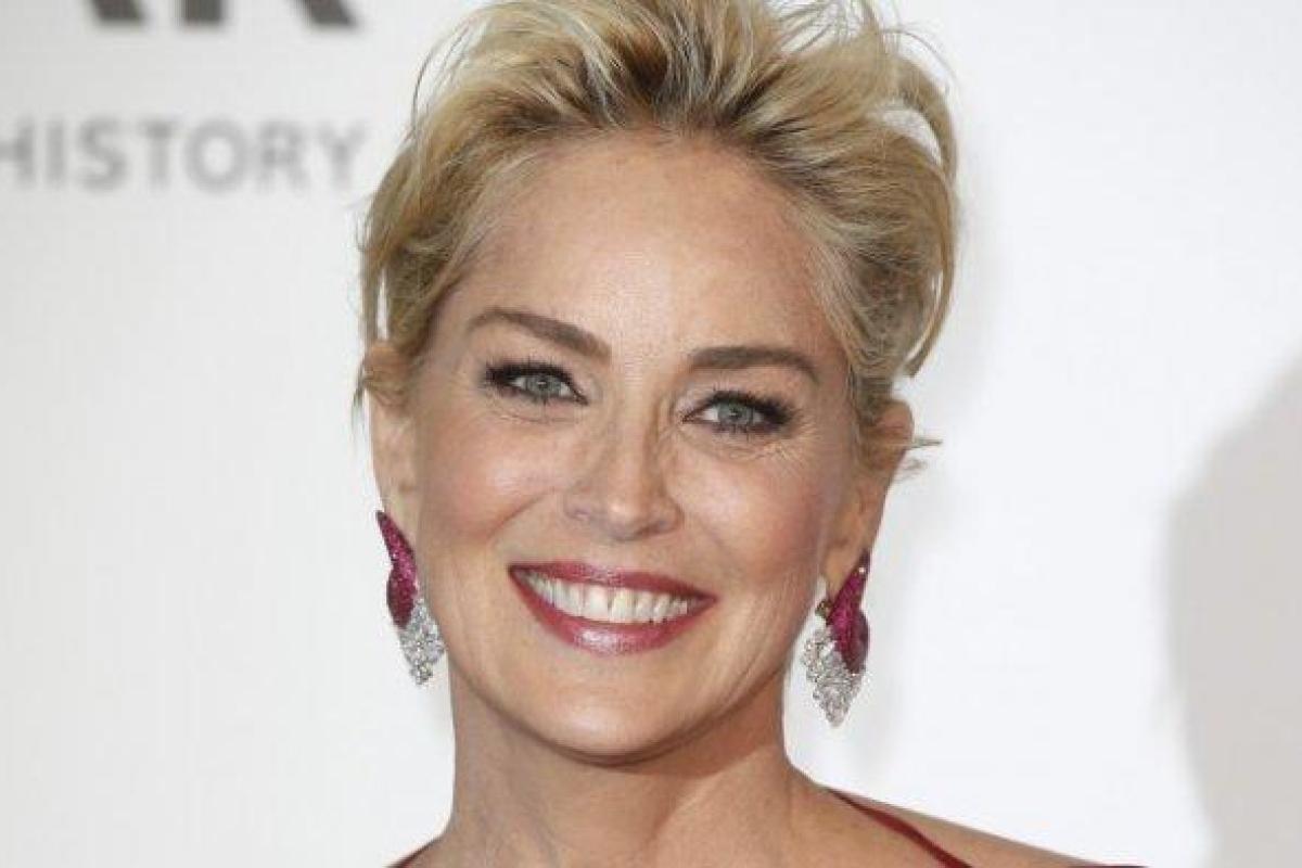 58-летняя Шэрон Стоун удивила фанатов фотографией в бикини