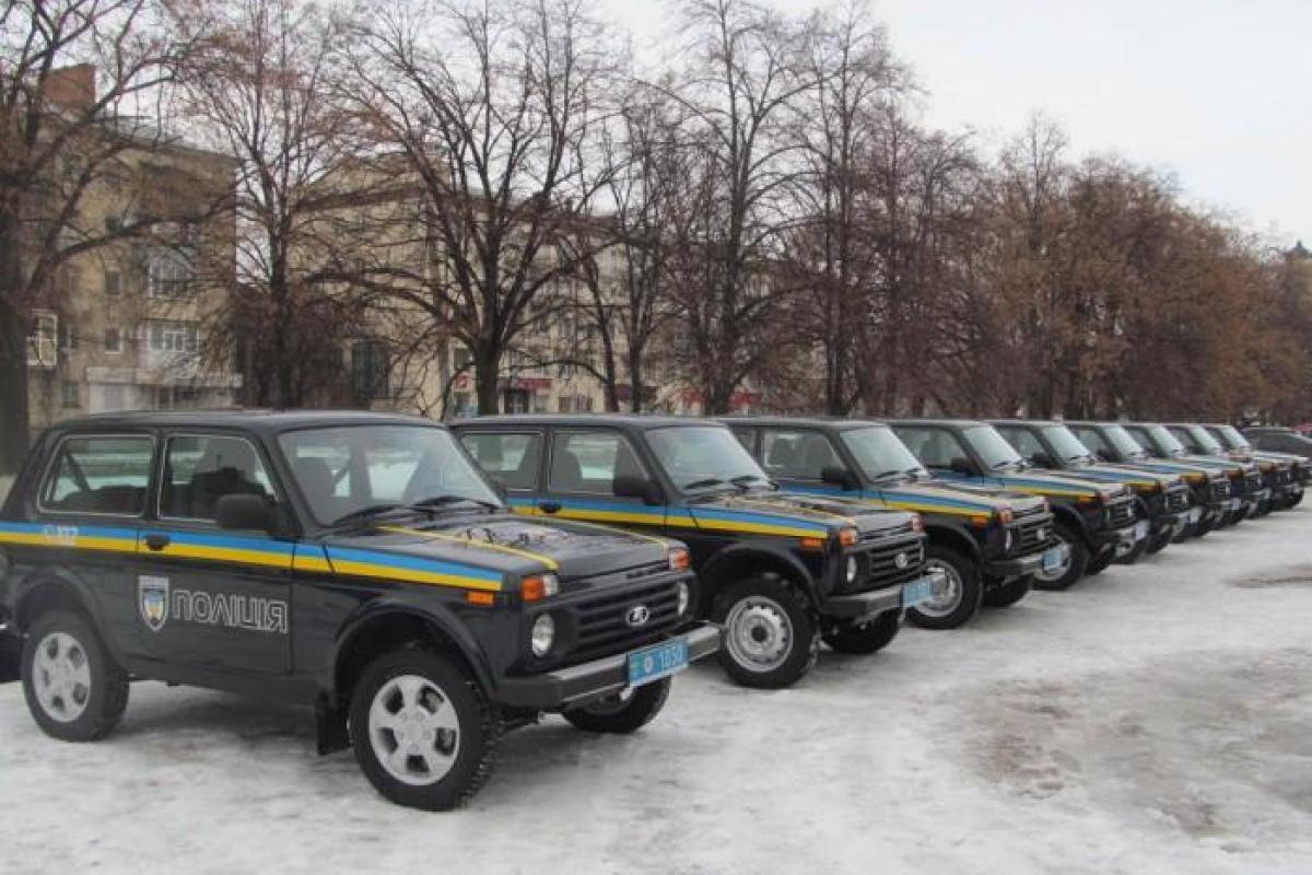 Полиция Полтавы закупила 10 российских автомобилей: пользователи соцсетей возмущены Полиция Полтавы закупила 10 российских автомобилей: пользователи соцсетей возмущены