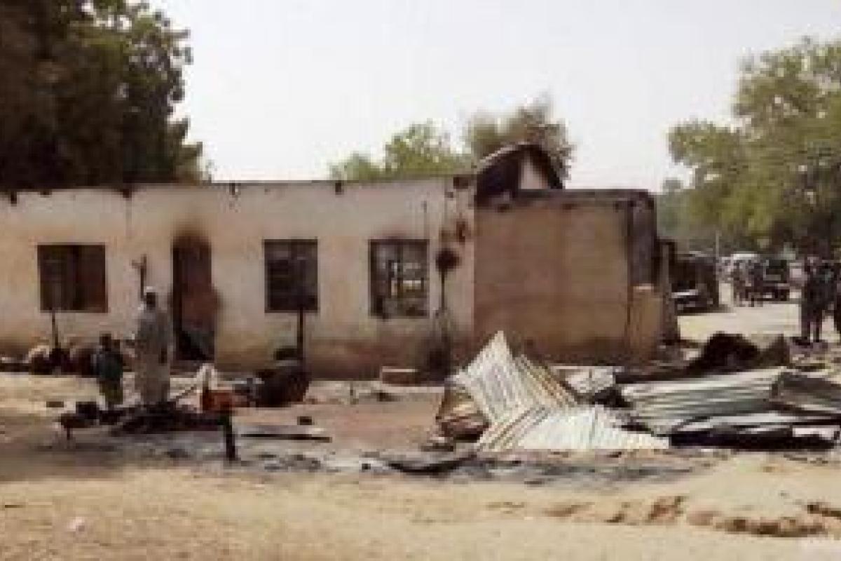 ВВС Нигерии по ошибке разбомбили лагерь беженцев: более сотни погибших ВВС Нигерии по ошибке разбомбили лагерь беженцев: более сотни погибших