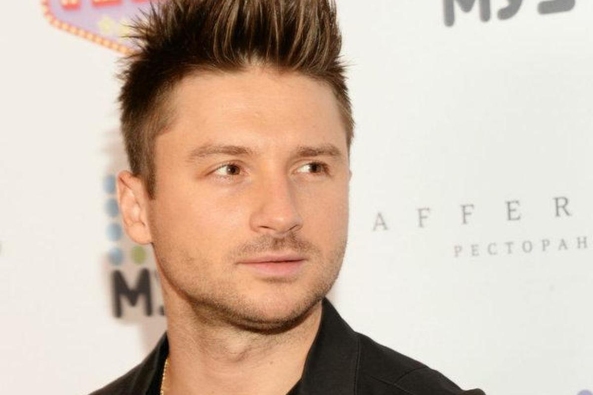 Бывший продюсер Сергея Лазарева рассказал, кто является "загадочной" матерью двухлетнего сына певца Бывший продюсер Сергея Лазарева рассказал, кто является "загадочной" матерью двухлетнего сына певца