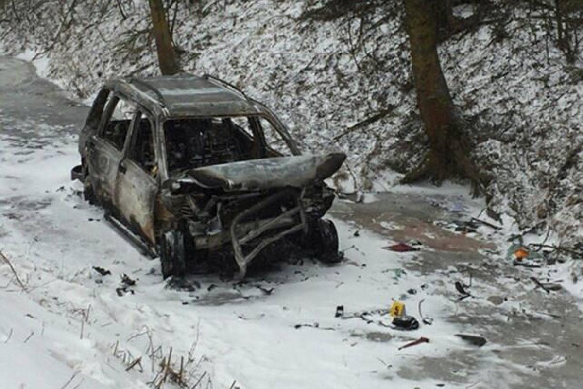 На Хмельниччине на заснеженной трассе найдено сгоревшее авто с двумя трупами На Хмельниччине на заснеженной трассе найдено сгоревшее авто с двумя трупами