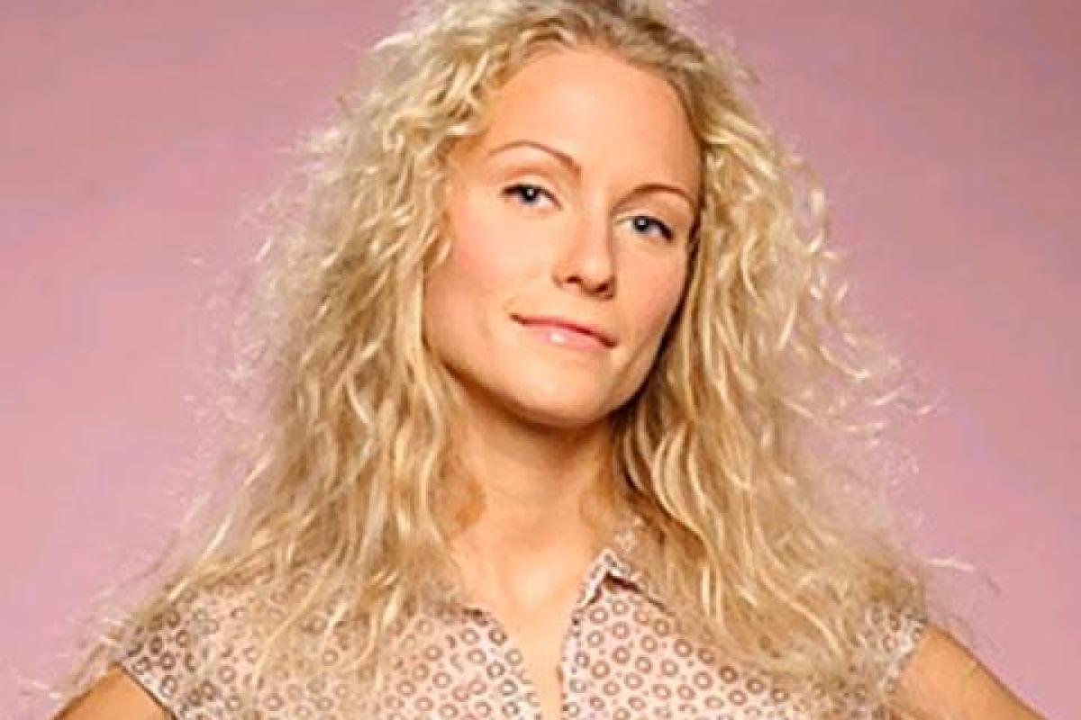 Беременная телеведущая Катя Гордон снялась в откровенной фотосессии