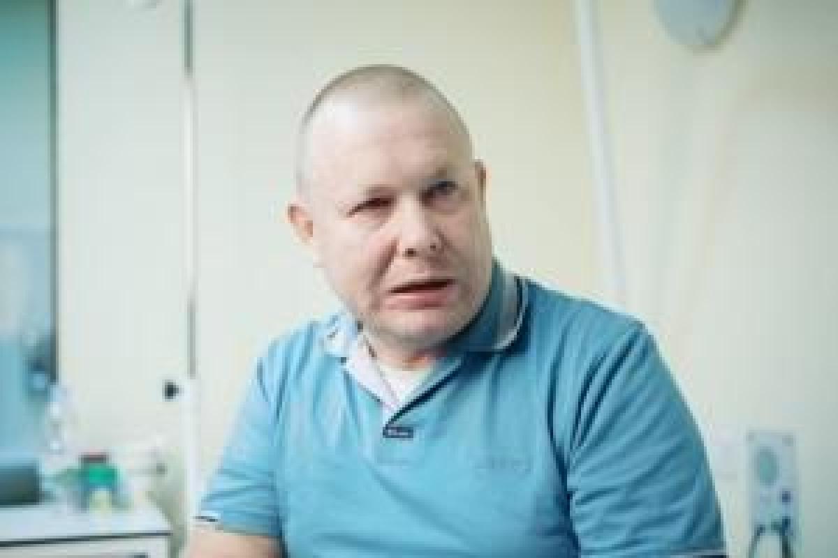 Порошенко наградил званием Героя Украины Владимира Жемчугова, прошедшего все ужасы плена боевиков