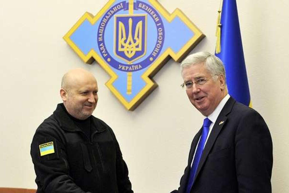 В Великобритании готовы усилить военную помощь Украине В Великобритании готовы усилить военную помощь Украине