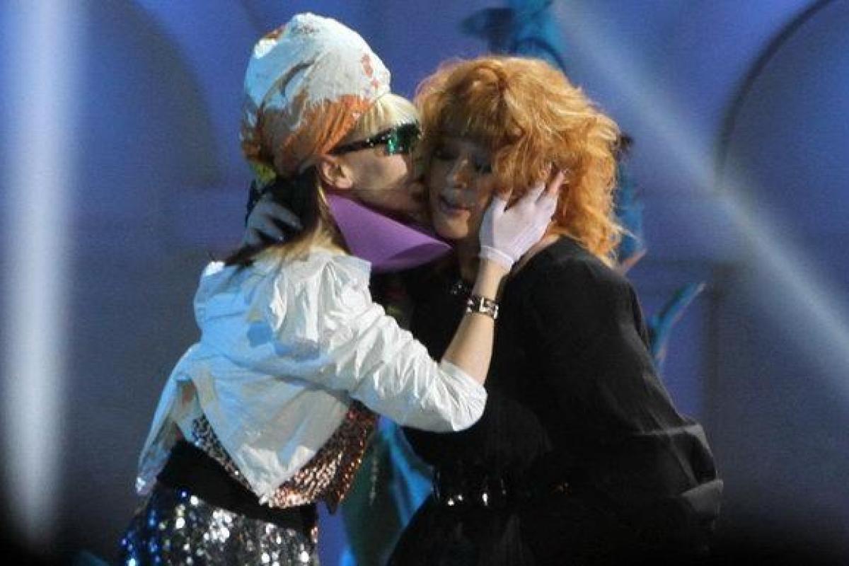 Стало известно, что певица Алла Пугачева вытащила Жанну Агузарову из психбольницы