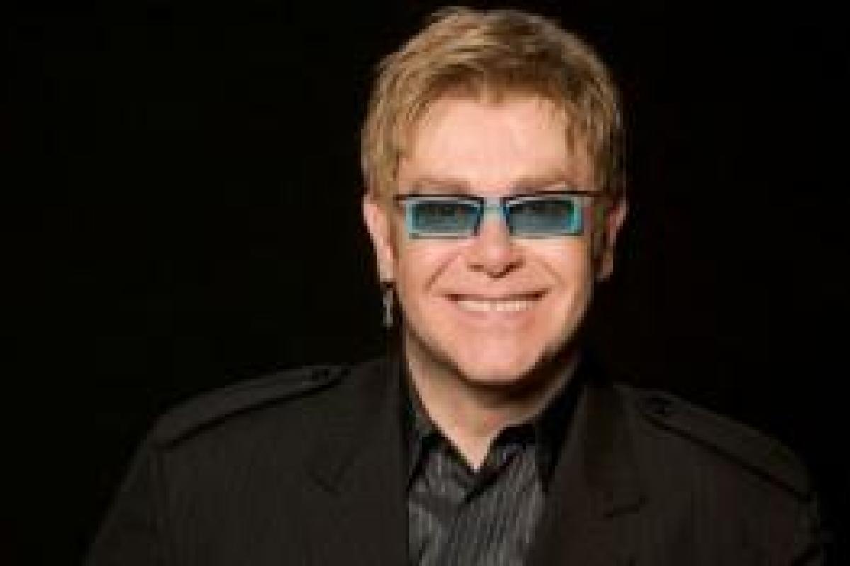 Элтон Джон серьезно заболел: певец отменяет свои выступления