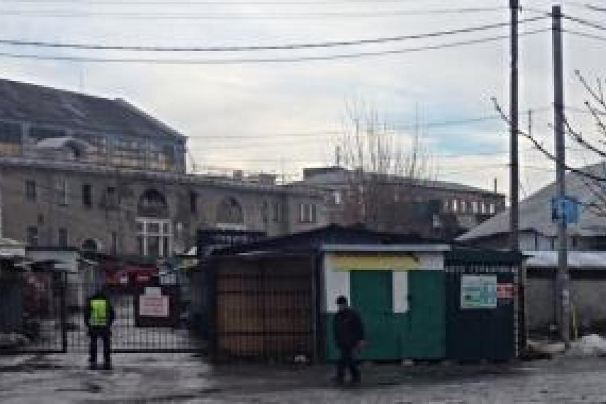 На центральном рынке Горловки произошел пожар На центральном рынке Горловки произошел пожар