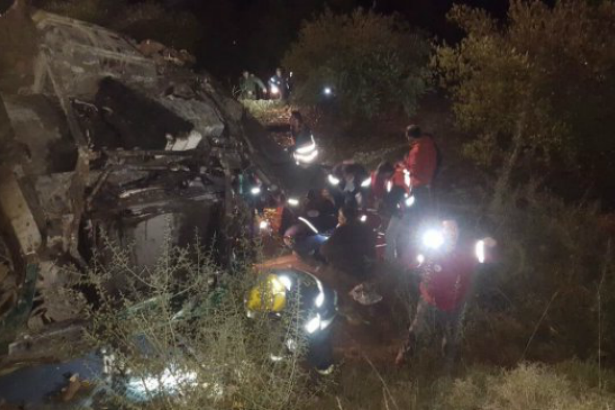 В Израиле автобус ветром сдуло в ущелье, есть жертвы В Израиле автобус ветром сдуло в ущелье, есть жертвы