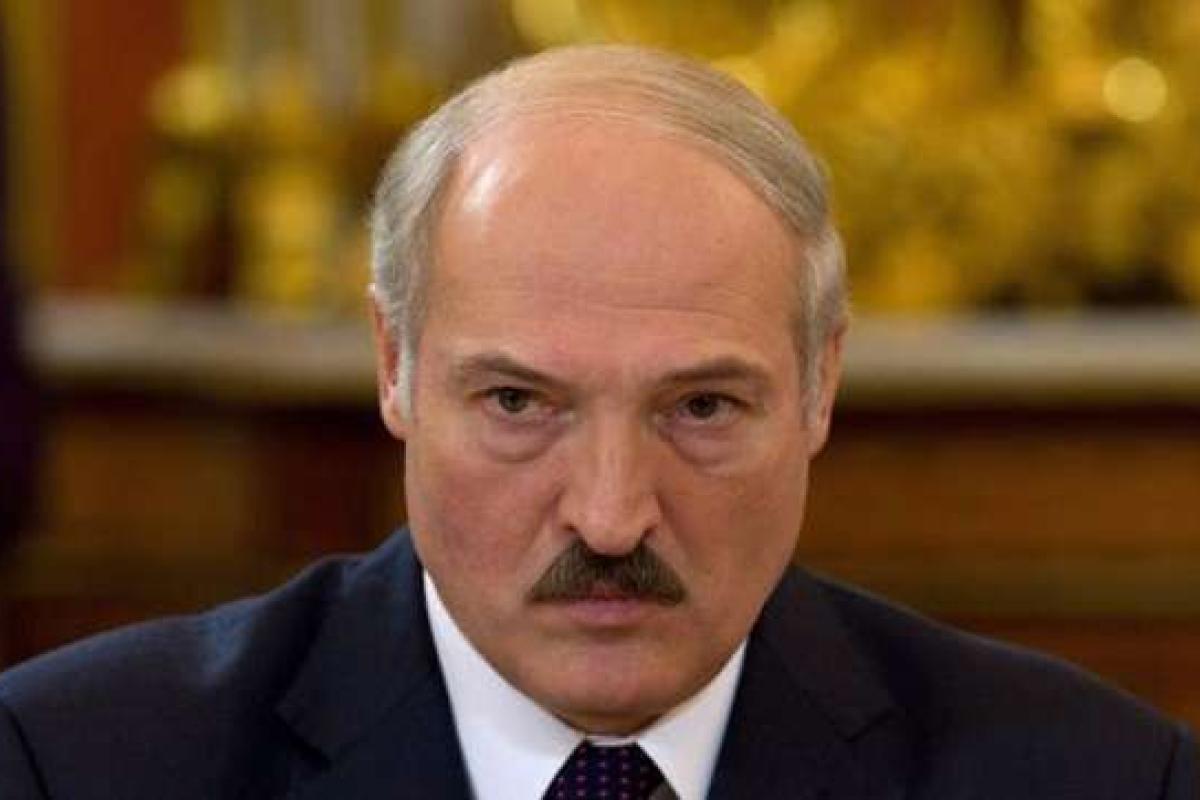 Лукашенко ошарашил Кремль заявлением: Независимость Беларуси далась очень легко, а Украина ведет за нее войну