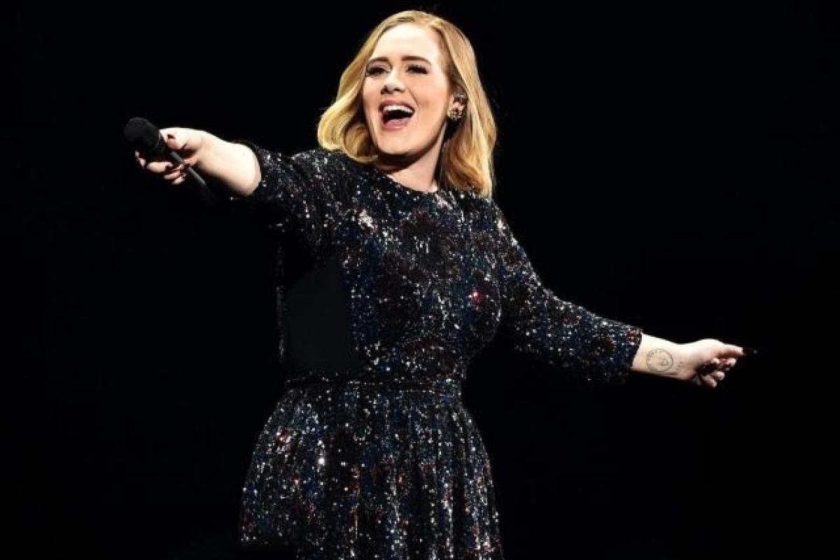 Певица Адель тайно вышла замуж