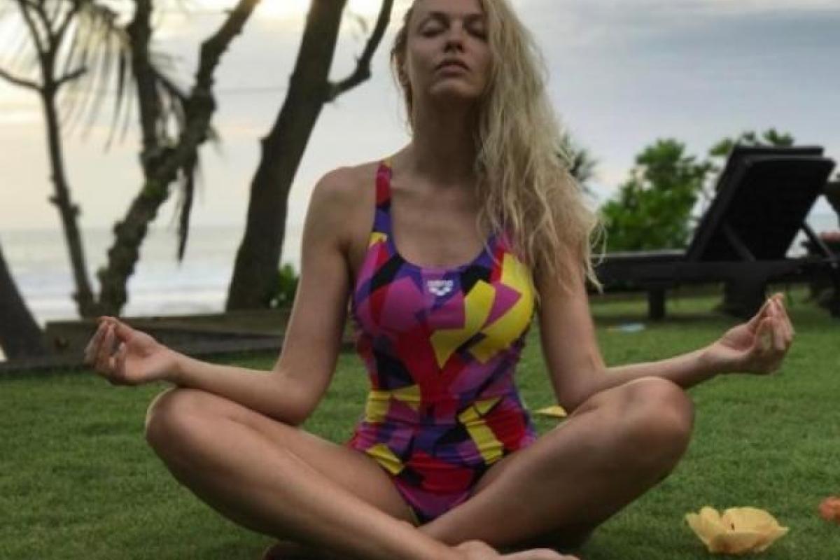 Оля Полякова одела свадебный наряд на Бали