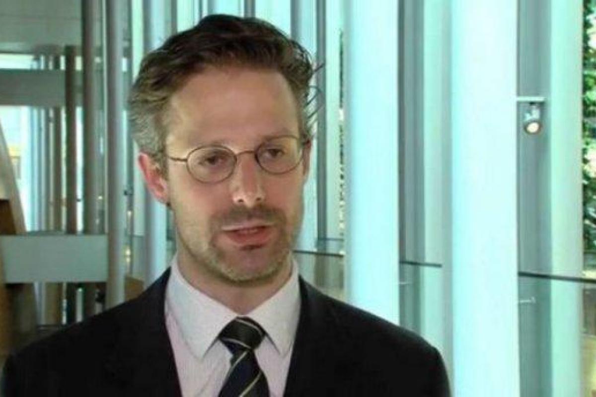 Скандальный евродепутат признался в "спонсорской помощи" Кремля Скандальный евродепутат признался в "спонсорской помощи" Кремля