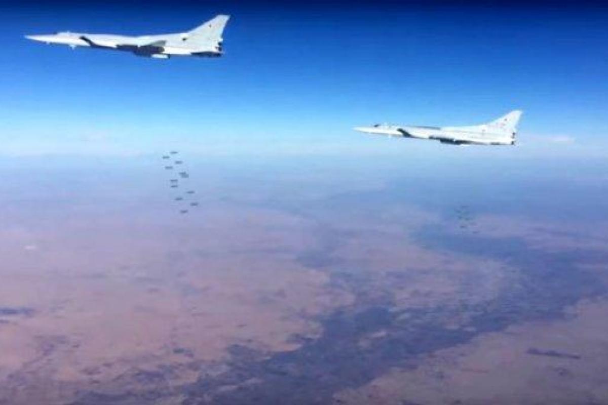 Российские военные показали, как бомбят сирийские города