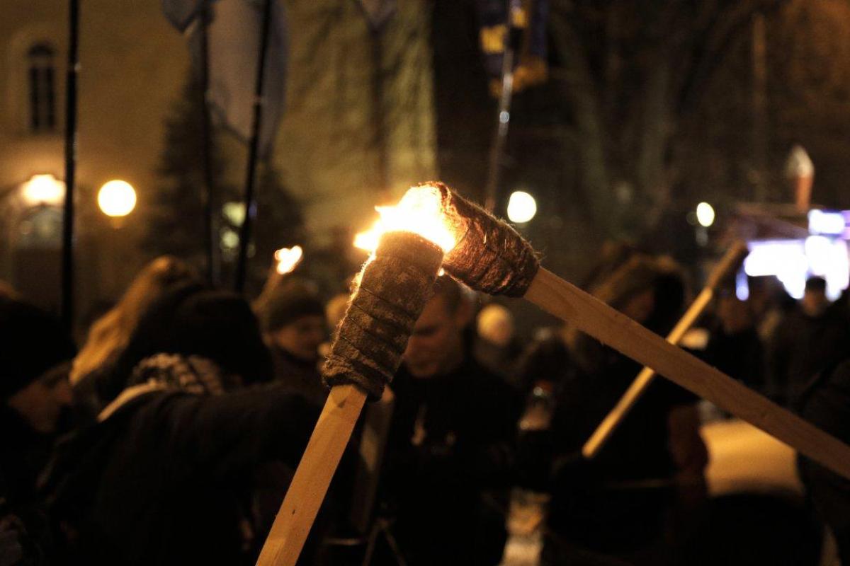 Появились фото и видео факельного шествия в честь Героев Крут в Киеве Появились фото и видео факельного шествия в честь Героев Крут в Киеве