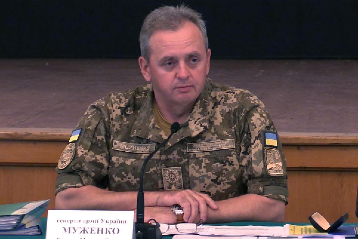 Генерал Муженко поддержал всемирный флешмоб с отжиманиями