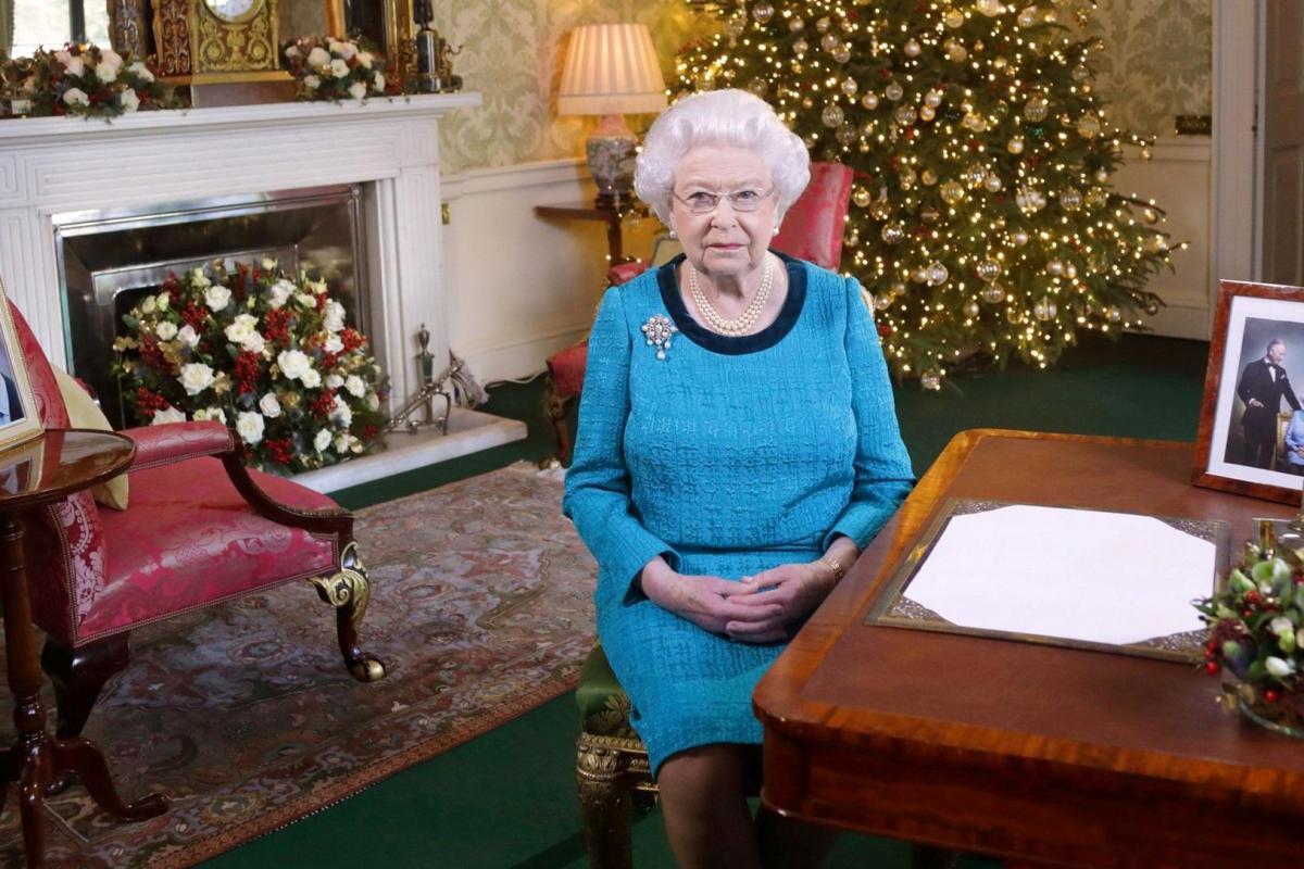 Королеву Великобритании едва не застрелил охранник Королеву Великобритании едва не застрелил охранник