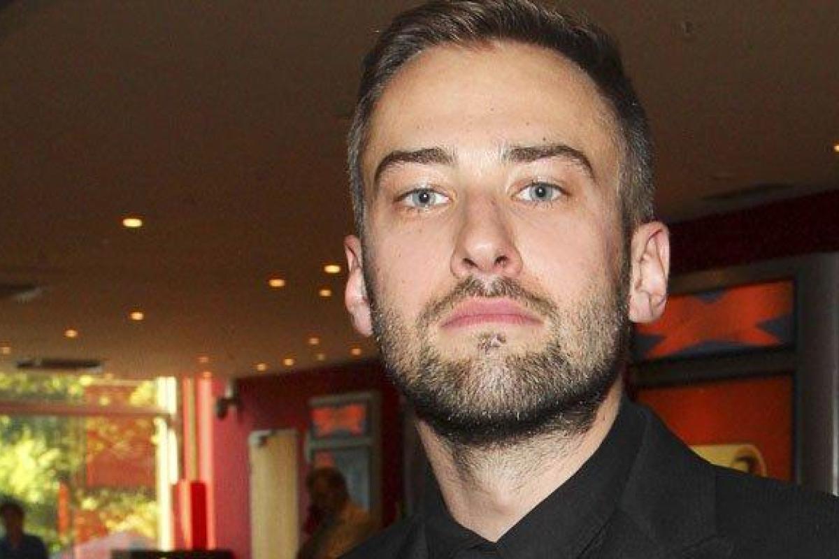 Дмитрий Шепелев с маленьким Платоном веселились на катке