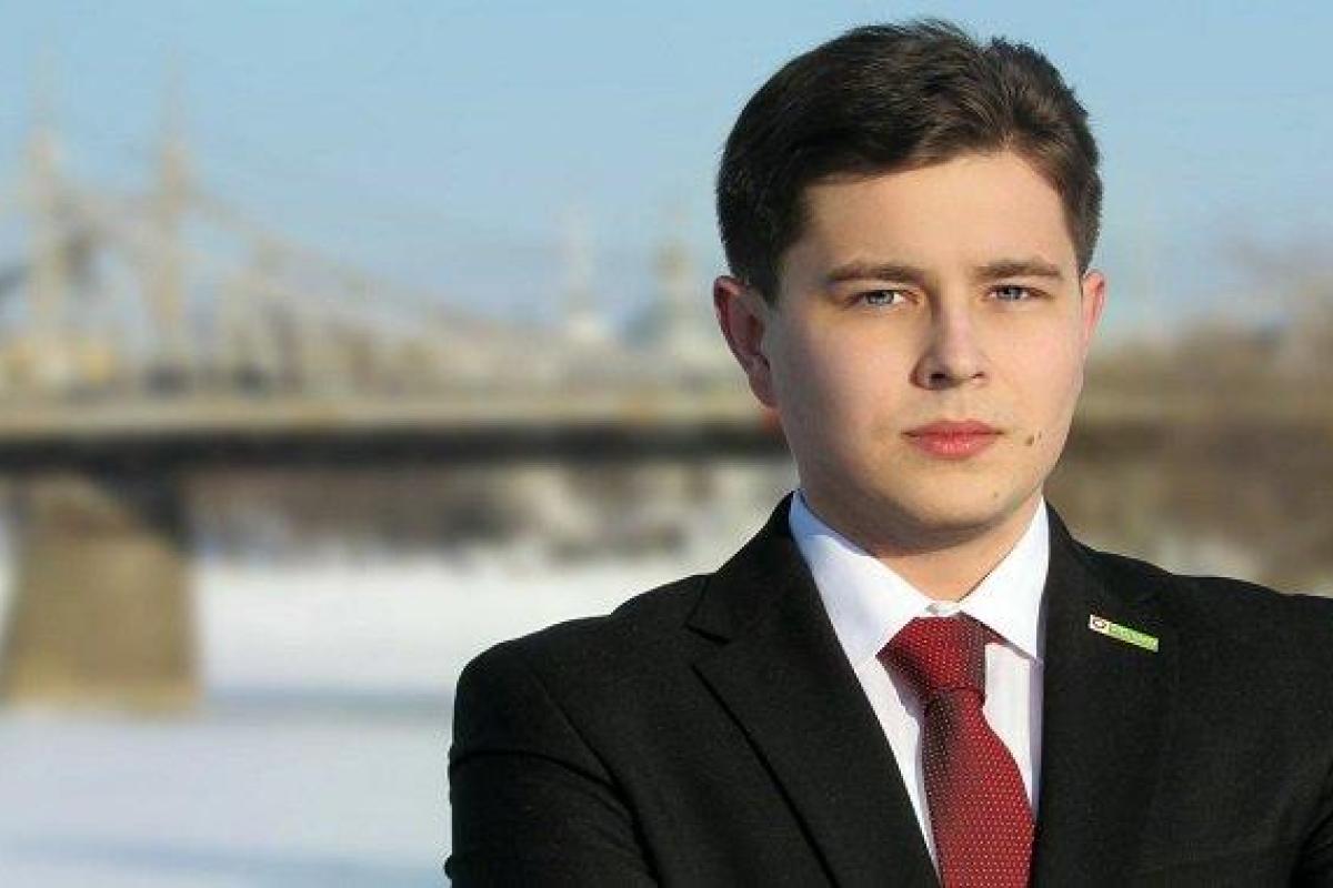 В России найден повешенным 24-летний член партии "Яблоко" В России найден повешенным 24-летний член партии "Яблоко"