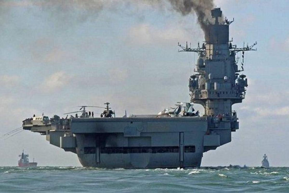 Авианосец "Адмирал Кузнецов" на обратном пути из Сирии преследуют несколько кораблей НАТО Авианосец "Адмирал Кузнецов" на обратном пути из Сирии преследуют несколько кораблей НАТО