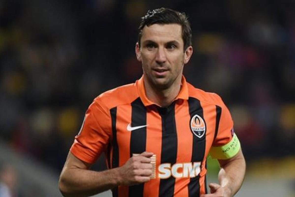 Срна отказался от "Барселоны" ради "Шахтера" Срна отказался от "Барселоны" ради "Шахтера"