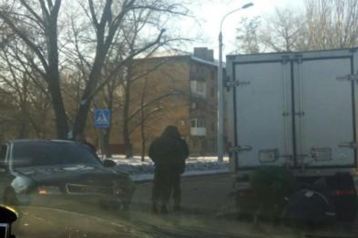 В оккупированном Донецке произошло жуткое ДТП: на железнодорожном переезде столкнулись "Ауди" и грузовик В оккупированном Донецке произошло жуткое ДТП: на железнодорожном переезде столкнулись "Ауди" и грузовик