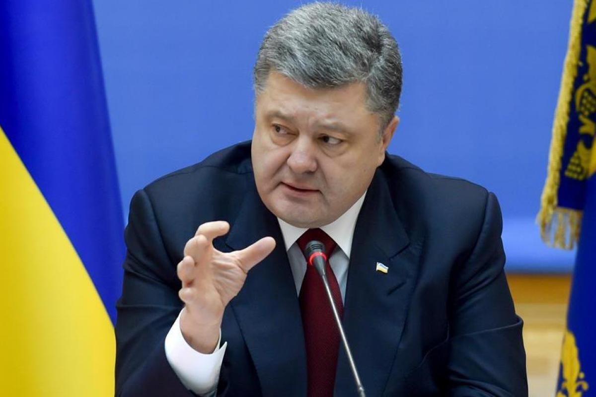 Порошенко поедет на форум в Давос, но за один стол с Пинчуком завтракать не сядет Порошенко поедет на форум в Давос, но за один стол с Пинчуком завтракать не сядет