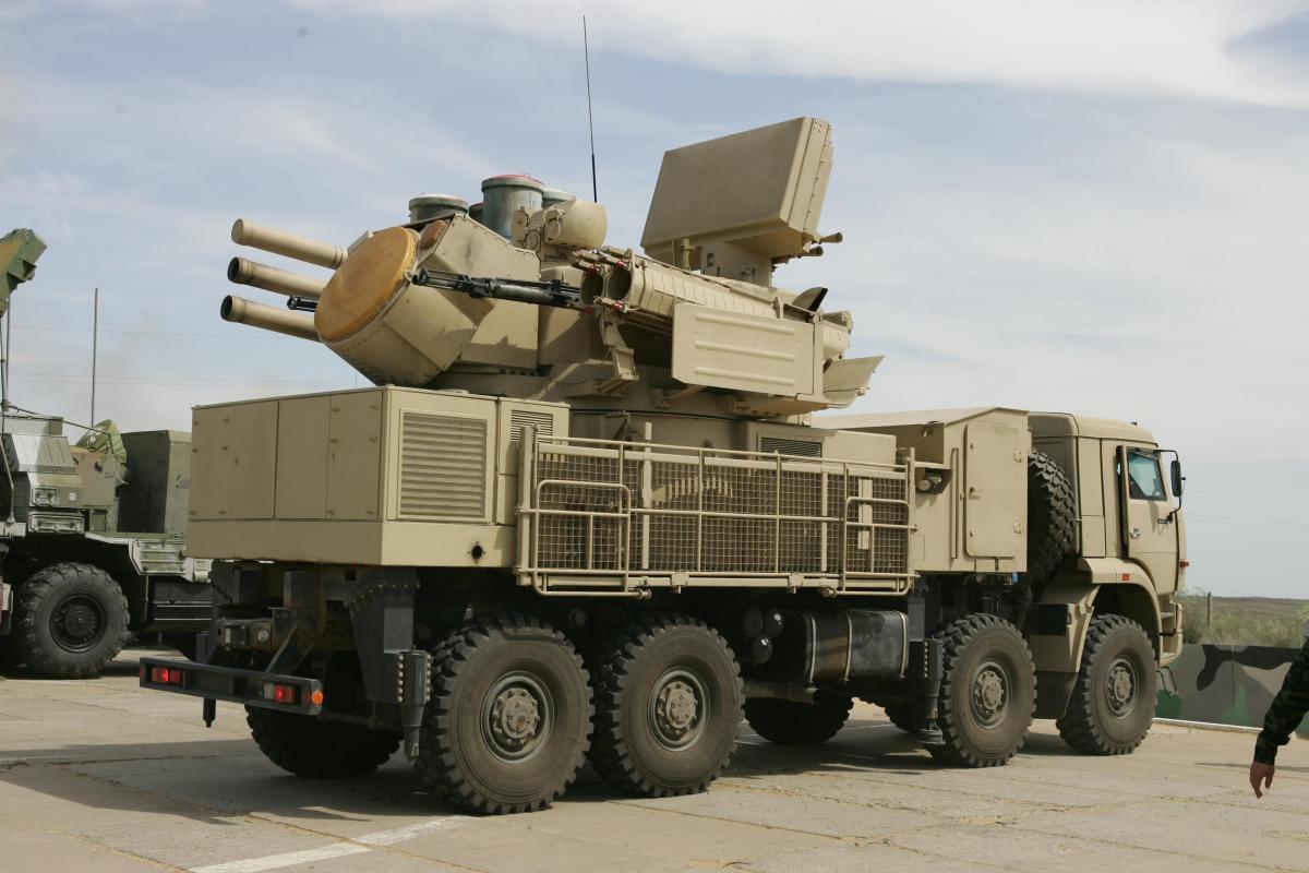 Россия продолжает превращать Крым в военный полигон: на оккупированный полуостров притянули ЗРК