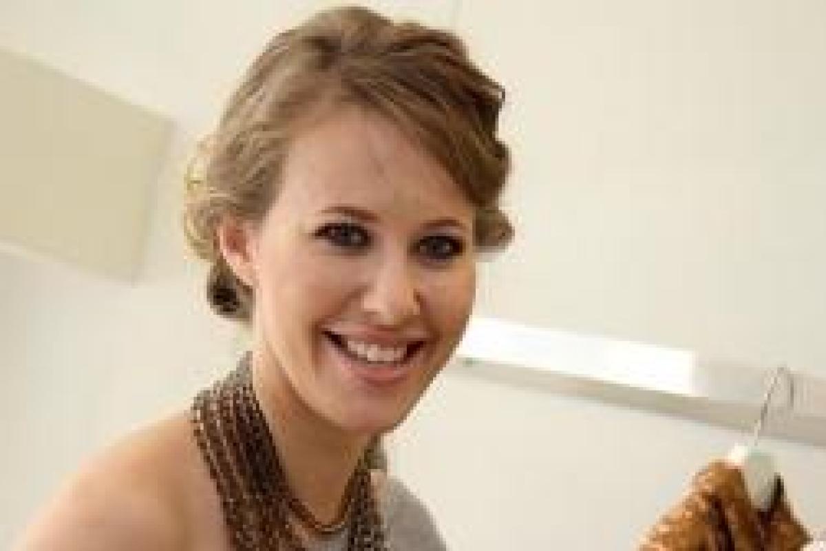 Поклонники Ксении Собчак в замешательстве: телеведущая заинтриговала снимком около полицейского участка