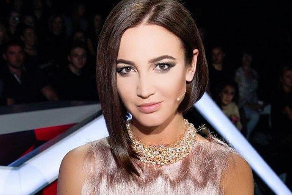 Телеведущая Ольга Бузова поделилась пикантным снимком в постели