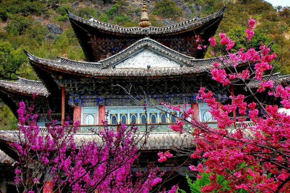 В Китае археологи обнаружили гробницу с уникальными фресками