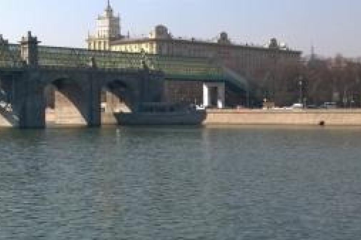 В России сфотографировали корабль-призрак: загадочный кадр "взорвал" Сеть