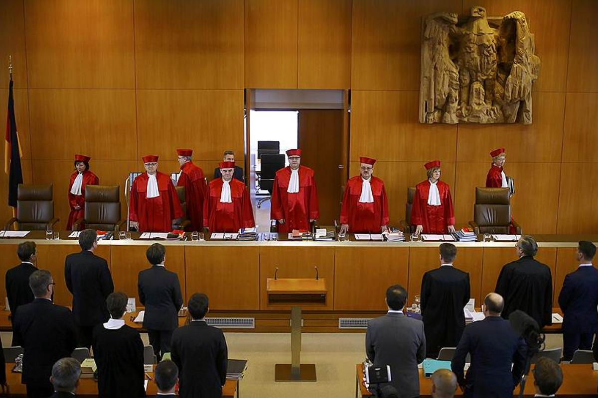 В Германии суд отклонил иск о запрете неонацистской партии В Германии суд отклонил иск о запрете неонацистской партии