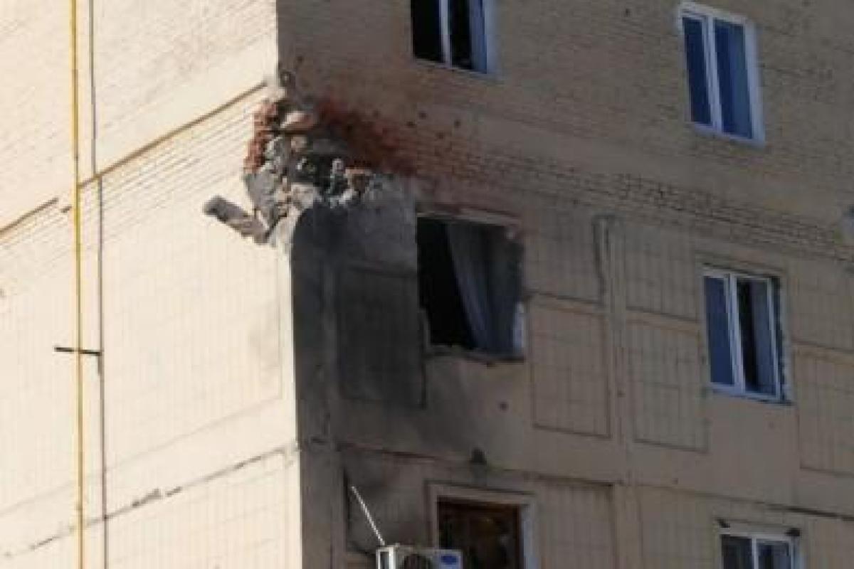 В оккупированном Донецке снаряды падают в жилые кварталы, есть погибшие В оккупированном Донецке снаряды падают в жилые кварталы, есть погибшие
