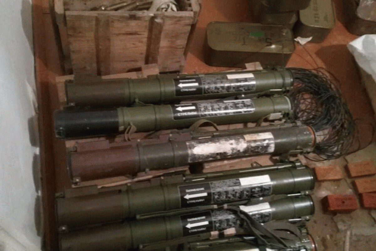 На Луганщине обнаружили большой тайник с боеприпасами боевиков