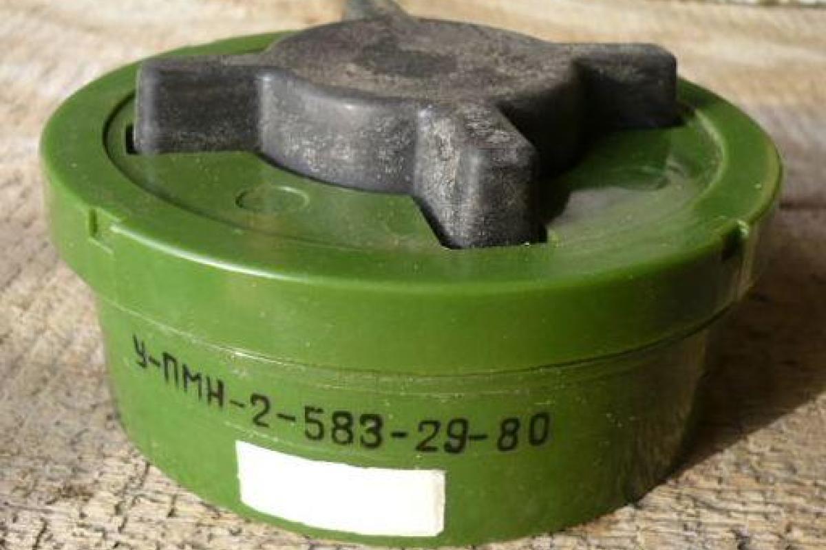 Боевики проводят скрытое минирование местности: мирные жители гибнут от взрывов Боевики проводят скрытое минирование местности: мирные жители гибнут от взрывов