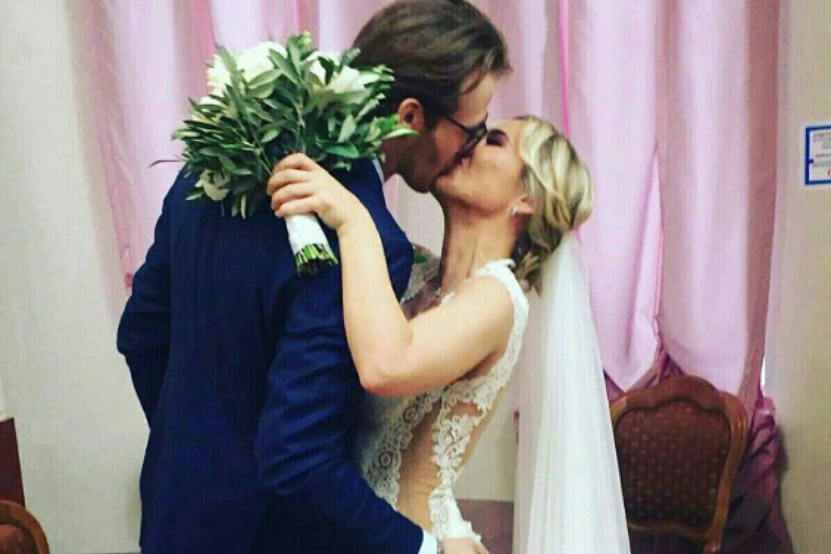 В сеть попало первое фото со свадьбы певицы Пелагеи В сеть попало первое фото со свадьбы певицы Пелагеи