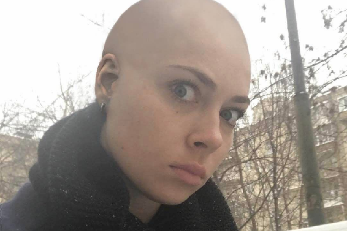 Настасья Самбурская из-за своей популярности лишилась волос Настасья Самбурская из-за своей популярности лишилась волос