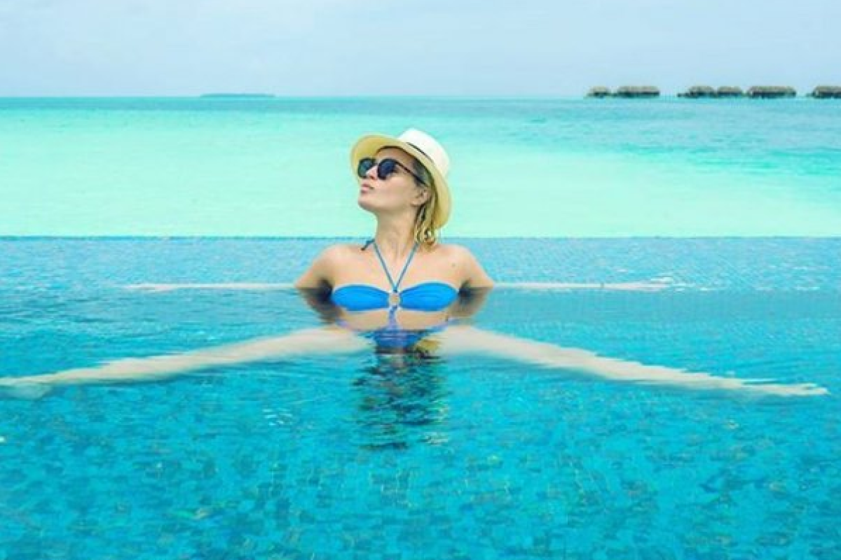 Беременная Полина Гагарина показала шпагат на зависть Волочковой